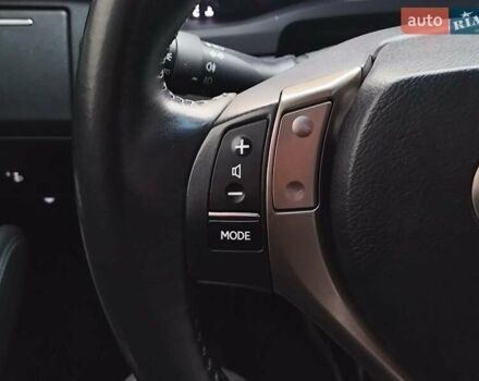 Бежевый Лексус РХ, объемом двигателя 2.7 л и пробегом 155 тыс. км за 20290 $, фото 20 на Automoto.ua