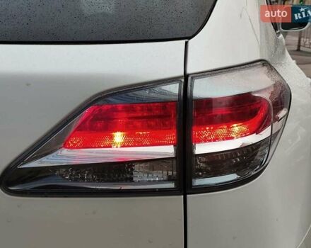 Бежевый Лексус РХ, объемом двигателя 2.7 л и пробегом 155 тыс. км за 20290 $, фото 6 на Automoto.ua