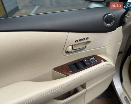 Бежевий Лексус РХ, об'ємом двигуна 3.46 л та пробігом 191 тис. км за 17500 $, фото 35 на Automoto.ua