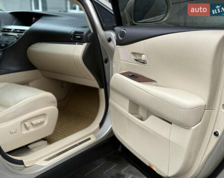 Бежевый Лексус РХ, объемом двигателя 3.5 л и пробегом 192 тыс. км за 17800 $, фото 28 на Automoto.ua