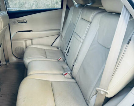 Бежевый Лексус РХ, объемом двигателя 3.5 л и пробегом 167 тыс. км за 19000 $, фото 12 на Automoto.ua