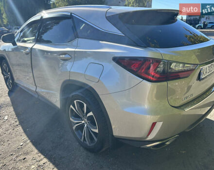 Бежевий Лексус РХ, об'ємом двигуна 2 л та пробігом 178 тис. км за 31000 $, фото 5 на Automoto.ua