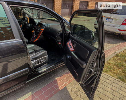 Черный Лексус РХ, объемом двигателя 3 л и пробегом 300 тыс. км за 7500 $, фото 12 на Automoto.ua