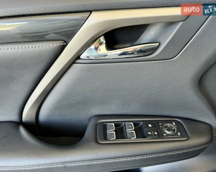 Черный Лексус РХ, объемом двигателя 2 л и пробегом 76 тыс. км за 32999 $, фото 10 на Automoto.ua