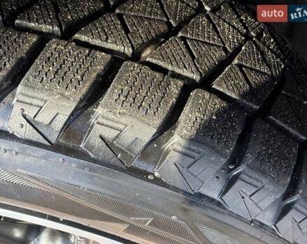 Черный Лексус РХ, объемом двигателя 2 л и пробегом 59 тыс. км за 42950 $, фото 43 на Automoto.ua