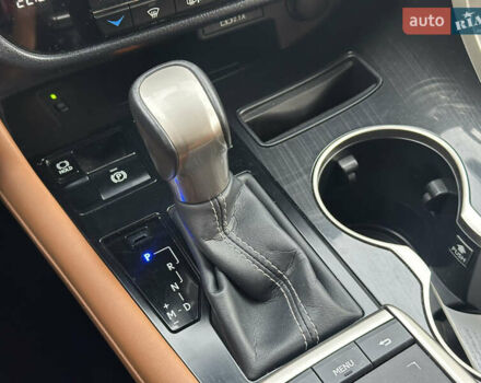 Черный Лексус РХ, объемом двигателя 2 л и пробегом 145 тыс. км за 34000 $, фото 44 на Automoto.ua