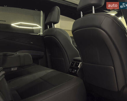 Чорний Лексус РХ, об'ємом двигуна 2.4 л та пробігом 19 тис. км за 61999 $, фото 26 на Automoto.ua