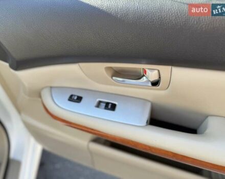 Лексус РХ, объемом двигателя 3.31 л и пробегом 184 тыс. км за 12200 $, фото 16 на Automoto.ua