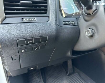 Лексус РХ, объемом двигателя 2 л и пробегом 69 тыс. км за 33500 $, фото 18 на Automoto.ua