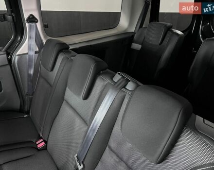 Лексус РХ, объемом двигателя 2 л и пробегом 149 тыс. км за 25900 $, фото 7 на Automoto.ua