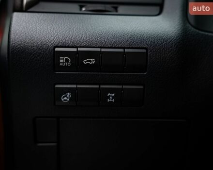 Лексус РХ, объемом двигателя 2 л и пробегом 151 тыс. км за 27895 $, фото 14 на Automoto.ua