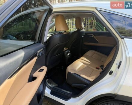 Лексус РХ, объемом двигателя 2 л и пробегом 90 тыс. км за 32500 $, фото 9 на Automoto.ua