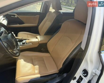 Лексус РХ, объемом двигателя 2 л и пробегом 90 тыс. км за 32500 $, фото 8 на Automoto.ua