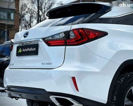 Лексус РХ, объемом двигателя 2 л и пробегом 112 тыс. км за 33500 $, фото 16 на Automoto.ua