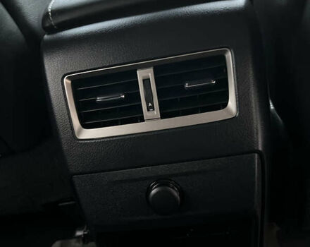 Лексус РХ, объемом двигателя 2 л и пробегом 105 тыс. км за 31000 $, фото 3 на Automoto.ua