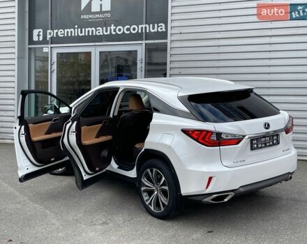 Лексус РХ, объемом двигателя 2 л и пробегом 135 тыс. км за 31900 $, фото 5 на Automoto.ua