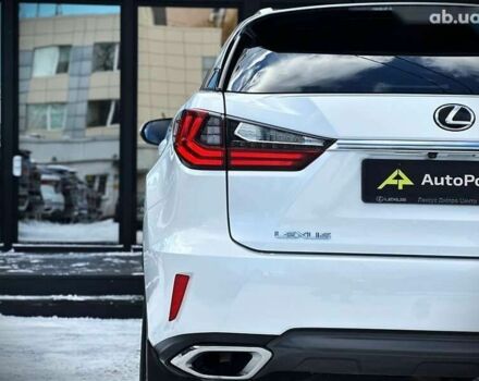 Лексус РХ, объемом двигателя 2 л и пробегом 112 тыс. км за 33500 $, фото 13 на Automoto.ua