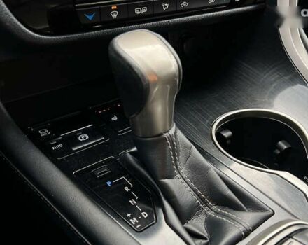 Лексус РХ, объемом двигателя 2 л и пробегом 159 тыс. км за 34700 $, фото 13 на Automoto.ua
