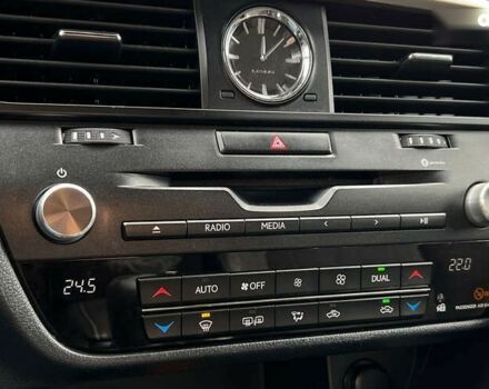 Лексус РХ, объемом двигателя 2 л и пробегом 159 тыс. км за 34700 $, фото 15 на Automoto.ua