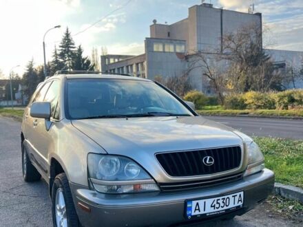 Желтый Лексус РХ, объемом двигателя 3 л и пробегом 3 тыс. км за 5500 $, фото 1 на Automoto.ua