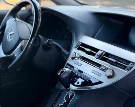 Серый Лексус РХ, объемом двигателя 3.5 л и пробегом 180 тыс. км за 19700 $, фото 3 на Automoto.ua