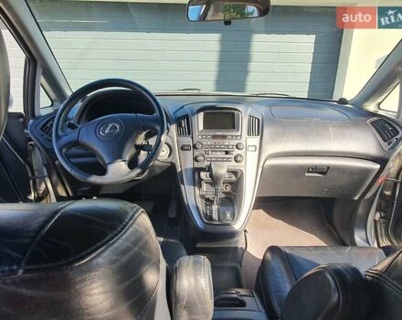 Лексус РХ 2002 в Днепре (Днепропетровске) на Automoto.ua Серый Лексус РХ, объемом двигателя 3 л и пробегом 284 тыс. км за 7000 $, фото 5 на Automoto.ua