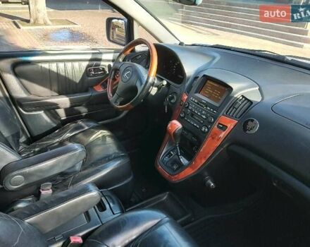 Серый Лексус РХ, объемом двигателя 3 л и пробегом 321 тыс. км за 8500 $, фото 3 на Automoto.ua