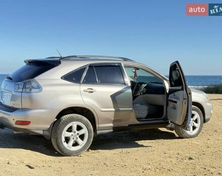 Лексус РХ 2005 в Черноморске (Ильичевске) на Automoto.ua Серый Лексус РХ, объемом двигателя 3.3 л и пробегом 210 тыс. км за 9000 $, фото 2 на Automoto.ua