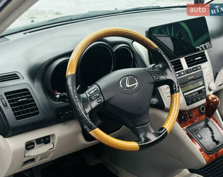 Серый Лексус РХ, объемом двигателя 3.3 л и пробегом 180 тыс. км за 9500 $, фото 9 на Automoto.ua