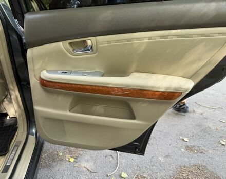 Лексус РХ 2007 в Киеве на Automoto.ua Серый Лексус РХ, объемом двигателя 3.5 л и пробегом 110 тыс. км за 12200 $, фото 13 на Automoto.ua