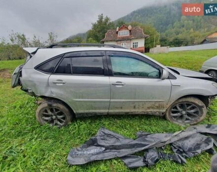 Лексус РХ 2008 в Верховине на Automoto.ua Серый Лексус РХ, объемом двигателя 3.46 л и пробегом 220 тыс. км за 3100 $, фото 1 на Automoto.ua