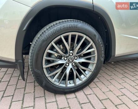 Серый Лексус РХ, объемом двигателя 2 л и пробегом 229 тыс. км за 29900 $, фото 30 на Automoto.ua