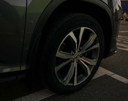 Серый Лексус РХ, объемом двигателя 3.46 л и пробегом 102 тыс. км за 35000 $, фото 2 на Automoto.ua