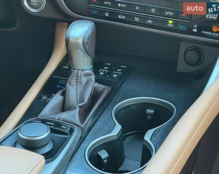Сірий Лексус РХ, об'ємом двигуна 2 л та пробігом 100 тис. км за 27900 $, фото 10 на Automoto.ua