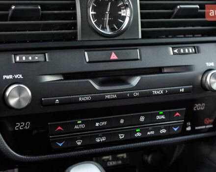 Лексус РХ 2021 у Львові на Automoto.ua Сірий Лексус РХ, об'ємом двигуна 2 л та пробігом 85 тис. км за 46759 $, фото 31 на Automoto.ua