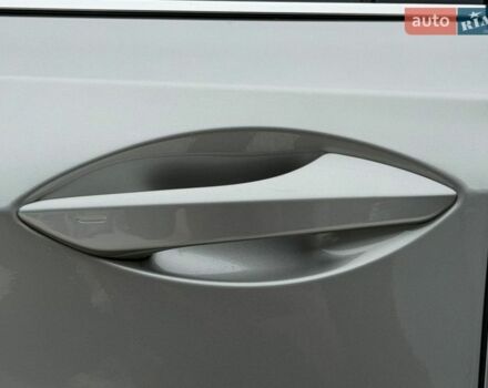 Серый Лексус РХ, объемом двигателя 3.46 л и пробегом 9 тыс. км за 52799 $, фото 17 на Automoto.ua