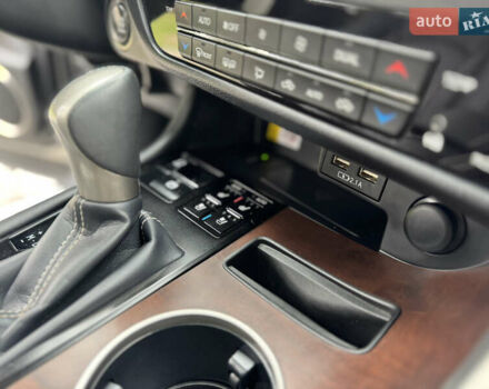 Серый Лексус РХ, объемом двигателя 3.5 л и пробегом 29 тыс. км за 43500 $, фото 77 на Automoto.ua