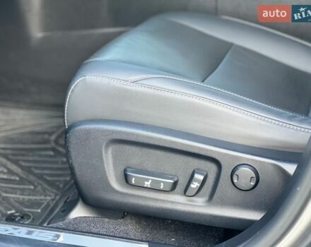 Серый Лексус РХ, объемом двигателя 2 л и пробегом 64 тыс. км за 44900 $, фото 50 на Automoto.ua