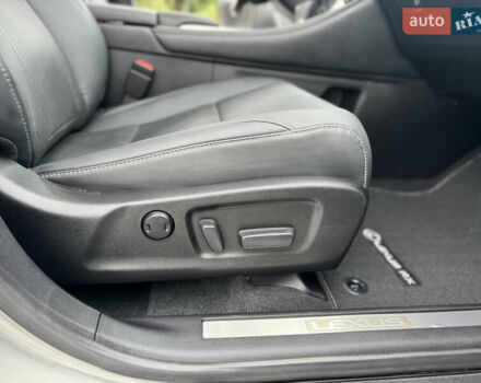 Серый Лексус РХ, объемом двигателя 3.5 л и пробегом 29 тыс. км за 43500 $, фото 70 на Automoto.ua