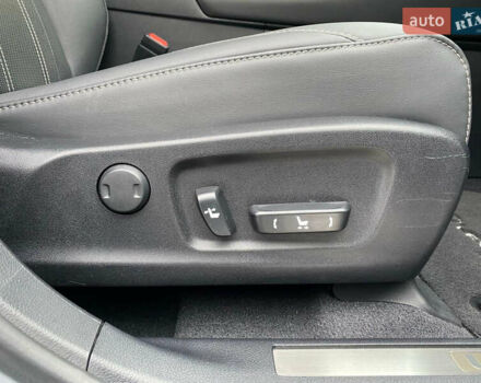 Сірий Лексус РХ, об'ємом двигуна 2 л та пробігом 27 тис. км за 49500 $, фото 32 на Automoto.ua
