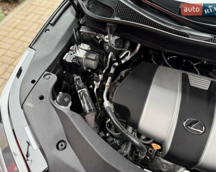 Лексус РХ 2022 в Черкассах на Automoto.ua Серый Лексус РХ, объемом двигателя 3.46 л и пробегом 40 тыс. км за 46500 $, фото 50 на Automoto.ua