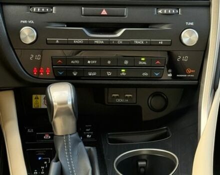 Сірий Лексус РХ, об'ємом двигуна 2 л та пробігом 20 тис. км за 51500 $, фото 15 на Automoto.ua