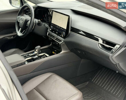 Серый Лексус РХ, объемом двигателя 2.39 л и пробегом 51 тыс. км за 59999 $, фото 10 на Automoto.ua