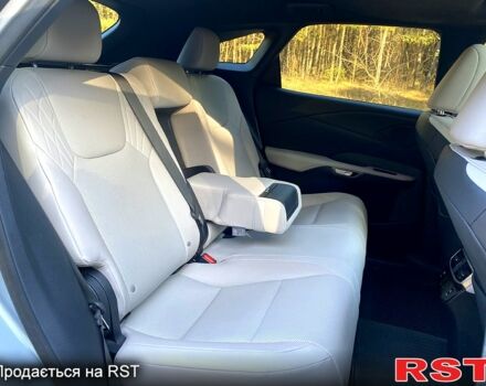 Серый Лексус РХ, объемом двигателя 2.5 л и пробегом 33 тыс. км за 63500 $, фото 10 на Automoto.ua