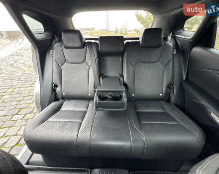 Серый Лексус РХ, объемом двигателя 2.39 л и пробегом 40 тыс. км за 63999 $, фото 99 на Automoto.ua