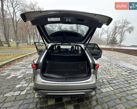 Серый Лексус РХ, объемом двигателя 2.39 л и пробегом 40 тыс. км за 63999 $, фото 100 на Automoto.ua