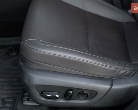 Серый Лексус РХ, объемом двигателя 2.5 л и пробегом 19 тыс. км за 82135 $, фото 17 на Automoto.ua