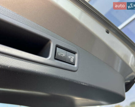 Сірий Лексус РХ, об'ємом двигуна 2.39 л та пробігом 20 тис. км за 70500 $, фото 36 на Automoto.ua