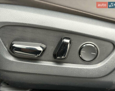 Серый Лексус РХ, объемом двигателя 2.39 л и пробегом 51 тыс. км за 59999 $, фото 21 на Automoto.ua