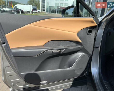 Сірий Лексус РХ, об'ємом двигуна 2.39 л та пробігом 20 тис. км за 70500 $, фото 2 на Automoto.ua